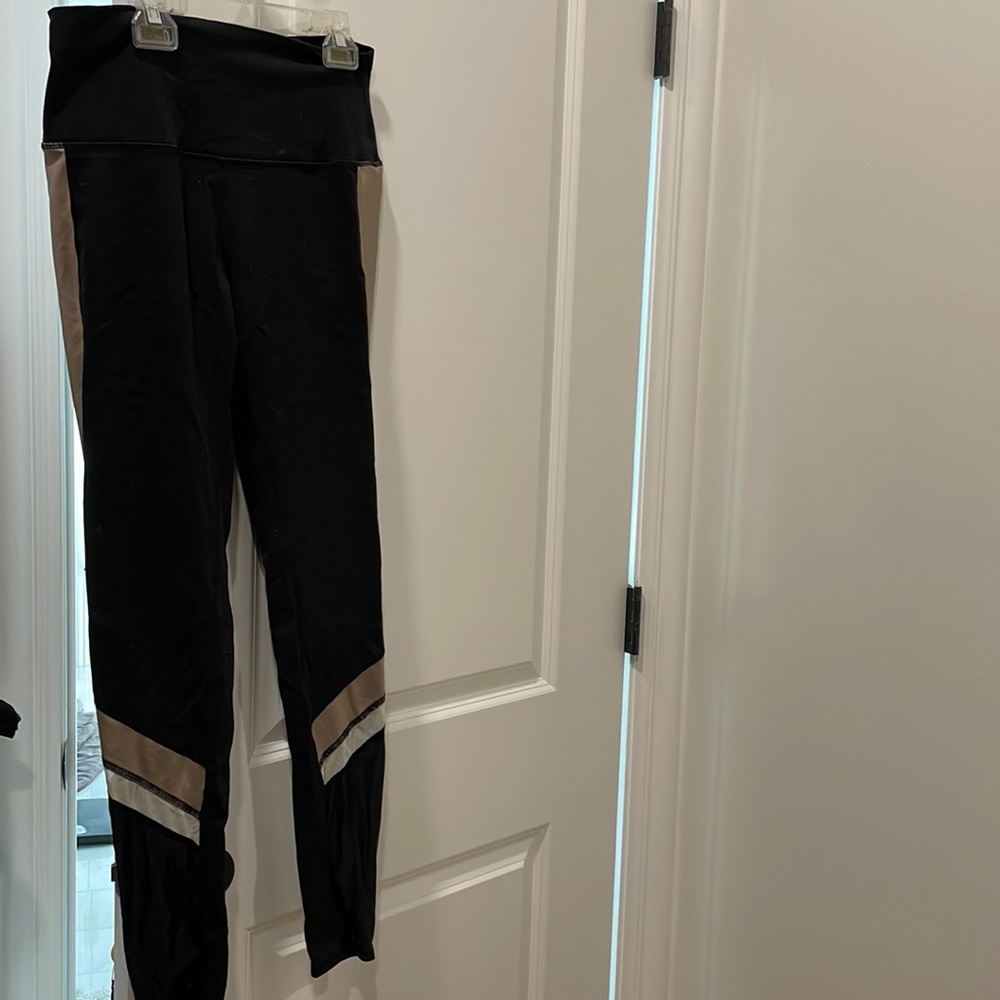 Alo Beige/black/white side stripe workout/yoga full length pant